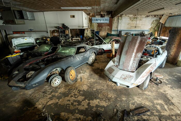 "Inside An Abandoned Corvette Shop Left Shuttered For Years - 16 Vehicles Left Behind"