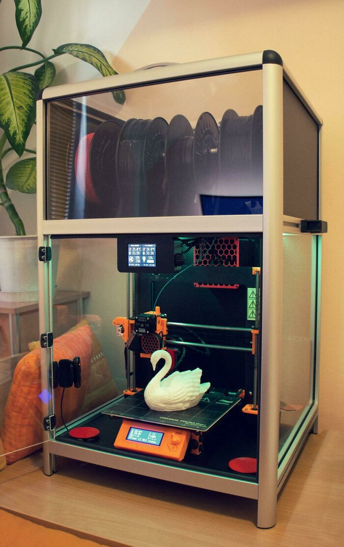 "DIY Smart 3D Printer Enclosure For Those Winter Days :)"