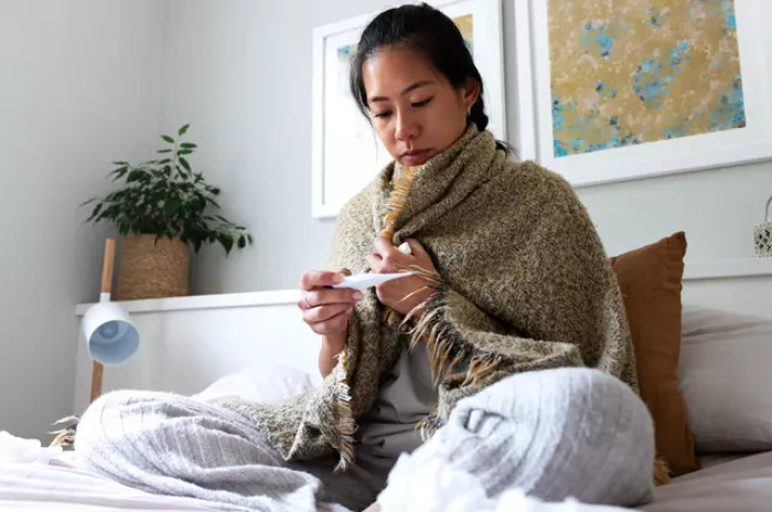 Cold symptoms, meanwhile, are typically milder and emerge gradually, with nasal congestion being more prominent. Colds rarely result in serious health complications, unlike influenza.