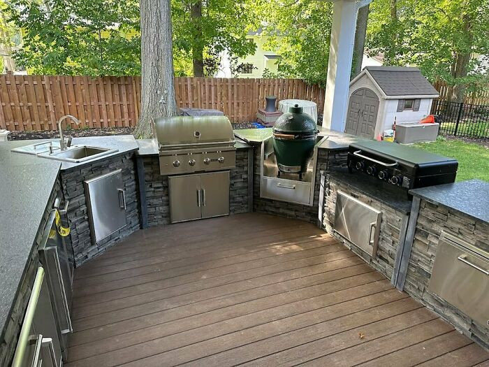 Outdoor kitchen to cook delicacies.