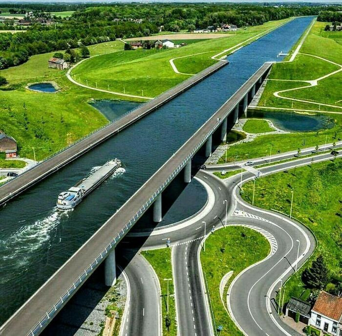 3. Sart Canal Bridge - La Louvière, Belgium