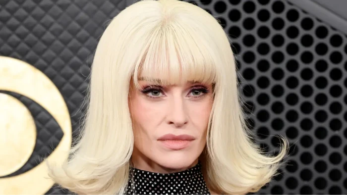 Kelly Osbourne speaking after responding to unacceptable body-shaming remarks online