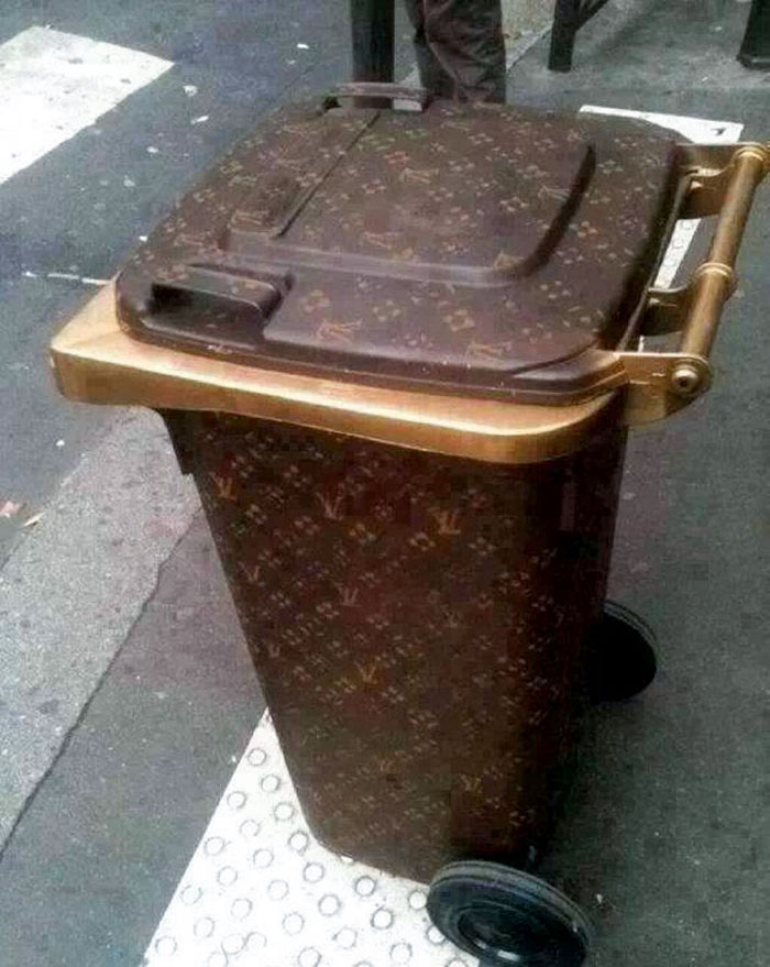 15. These Garbage Cans In The City Are Decorated In Louis Vuitton