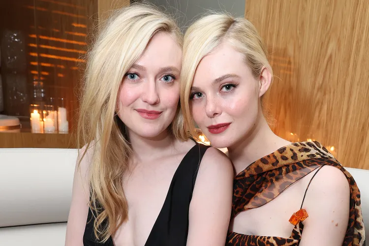 Dakota Fanning and Elle Fanning on Jan. 5, 2025.