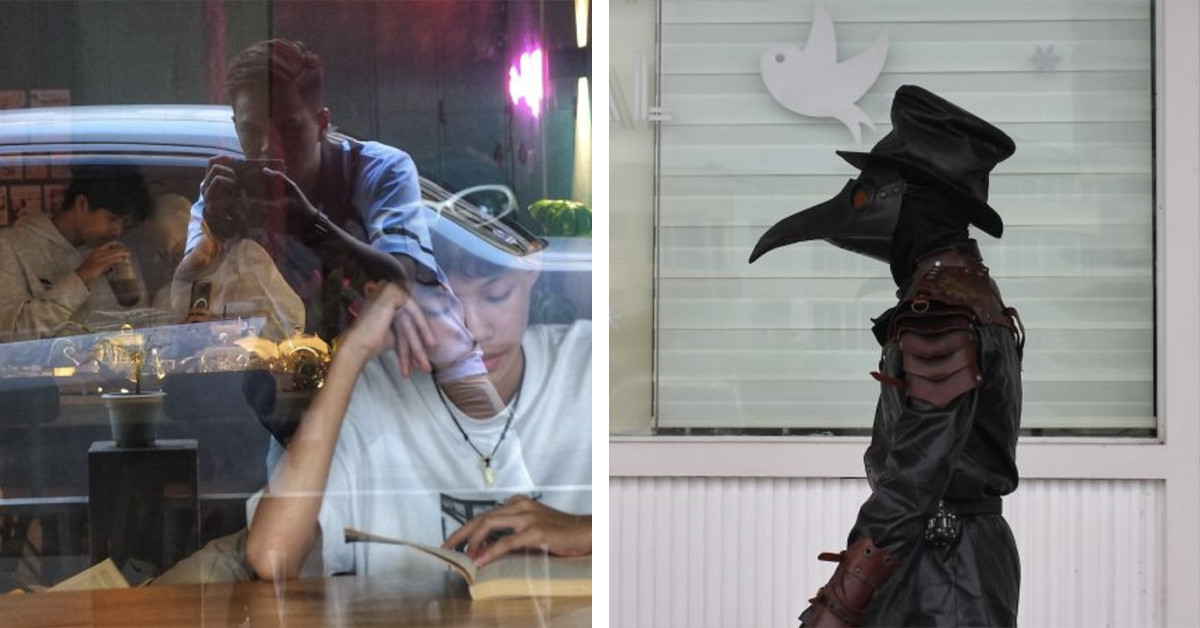 Young Street Photographer Documents Real Public Moments, And These Photos Will Make You Think