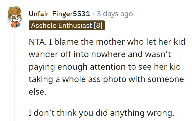 Lost in the lens of parental lapses! Whole-ass photo ops, zero supervision.