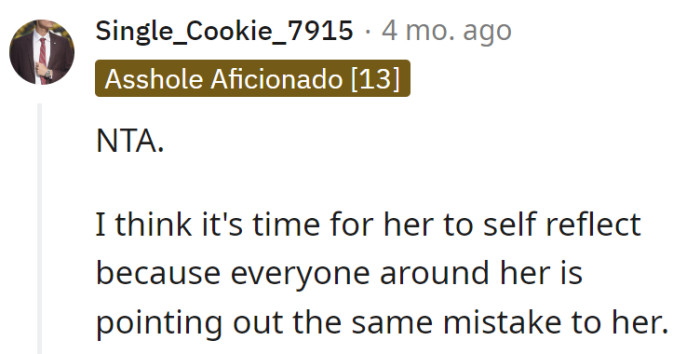 Seems like it's a surround sound of feedback pointing to the same remix needed in her solo!