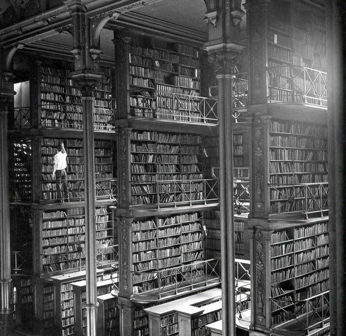 The Old Cincinnati Library. Built In 1874 And Demolished In 1955