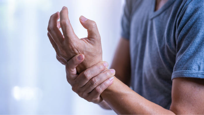 Research focused on women’s cold water tolerance and pain threshold differences