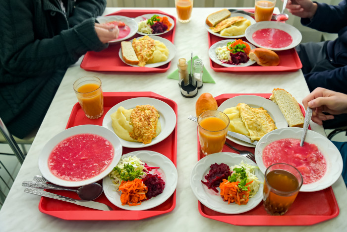Boss Doesn’t Know This Guy Takes Longer Lunches Just To Cut Overtime
