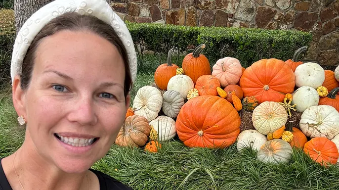 How One Mom Turned Pumpkin Decor into a $100K Halloween Business