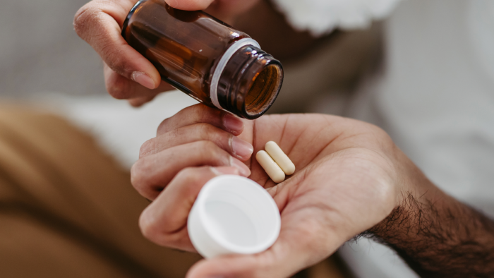 Warning signs about acetaminophen and ibuprofen overuse, dosage caution reminder.