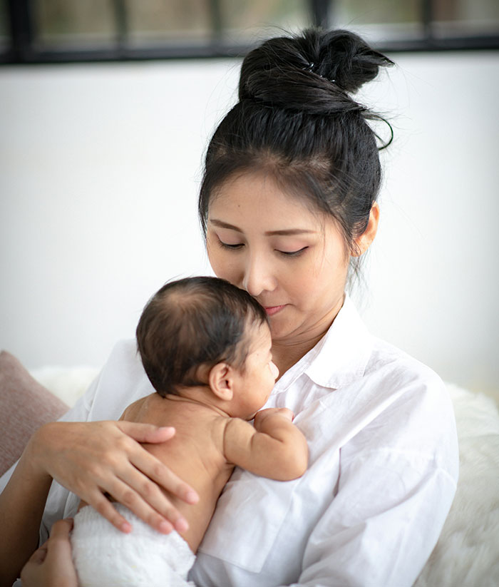 Critics like actor Chizuru Higāshi and author Sumie Kawakami have decried Hyakuta’s remarks as misogynistic and harmful, labeling them a 