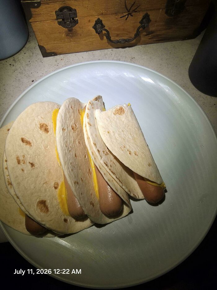 "Rate My Stupid Food, Taco Dogs"