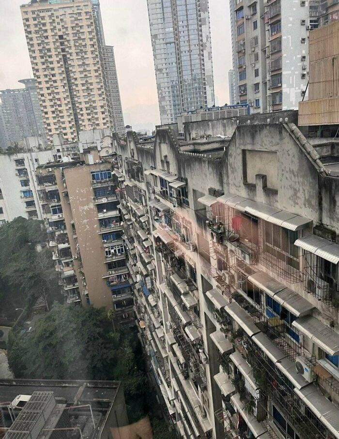 Not So Glamorous And Not So Famous Sides Of Chongqing