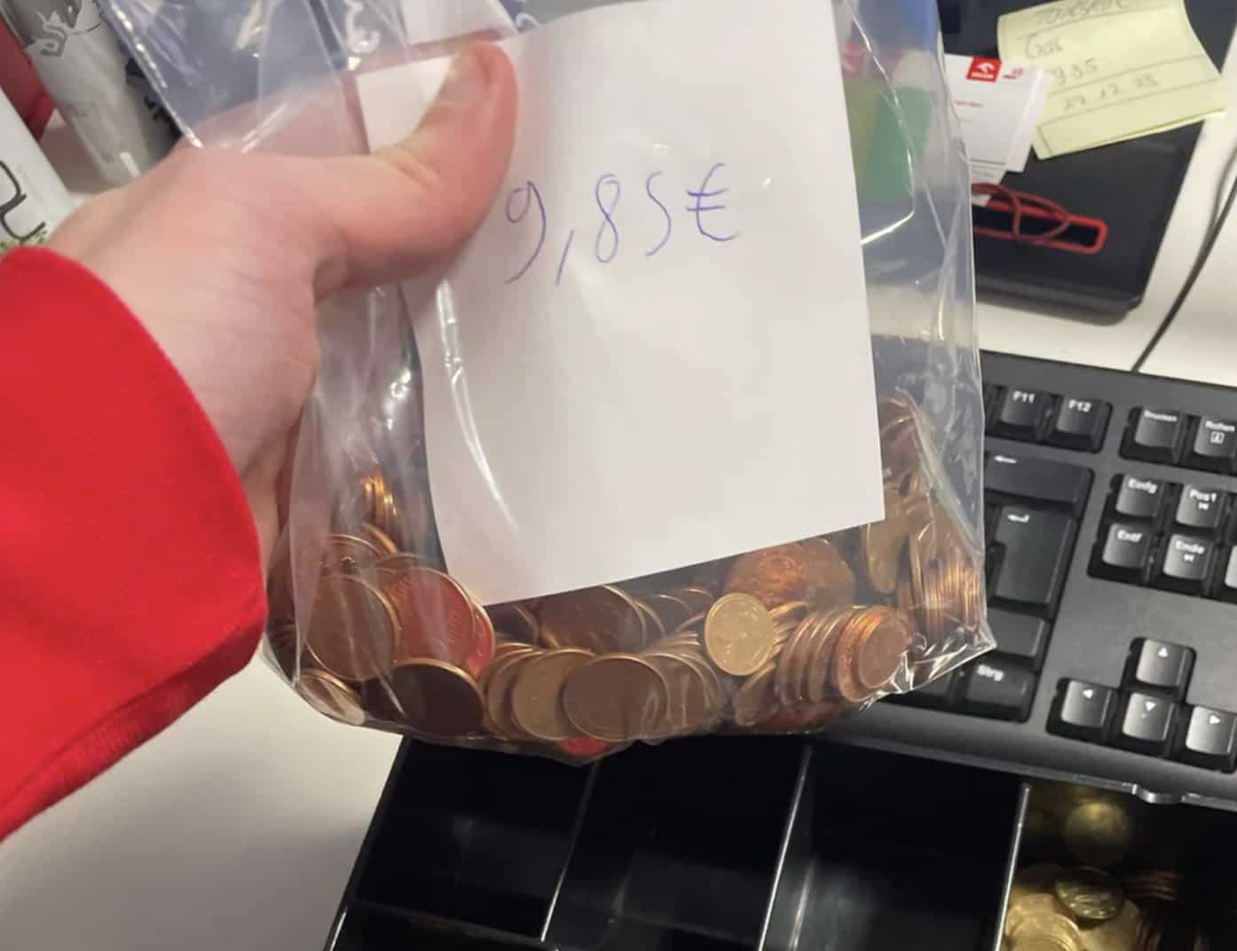 10. “My coworker claimed he changed €30 in red money from a customer.”