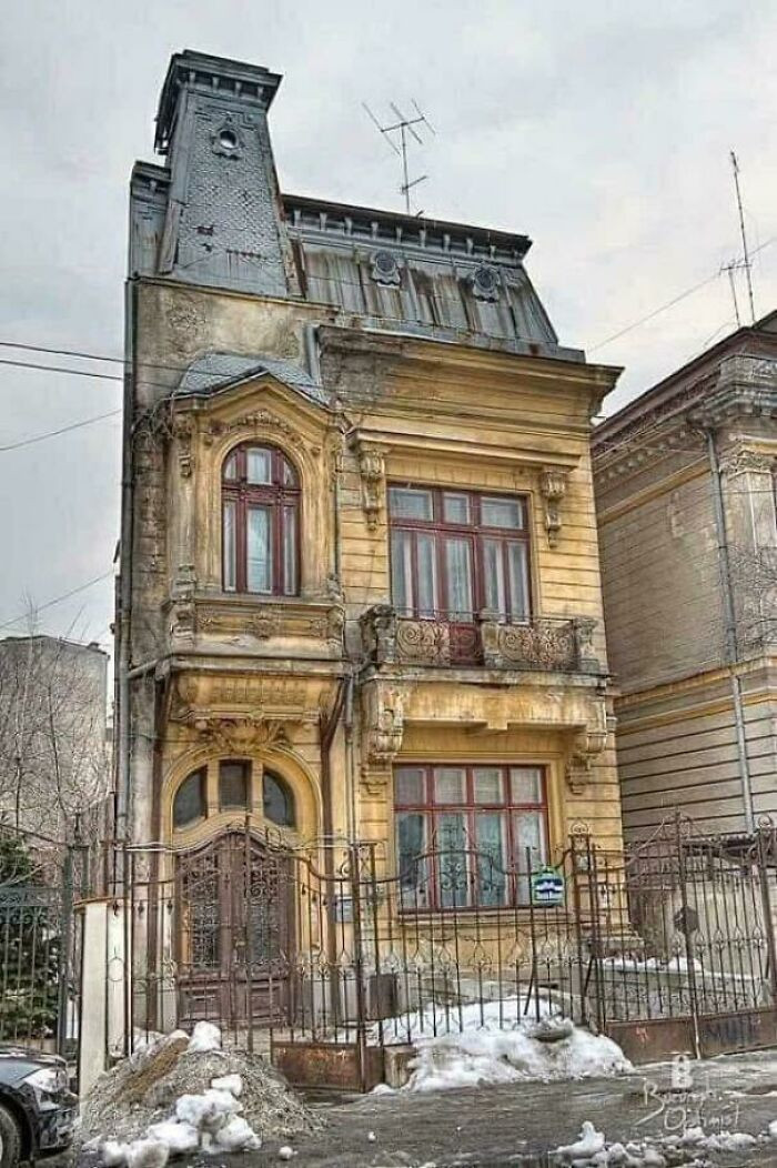 Old And Abandoned Building With Valuable Architecture In Bucharest, Romania