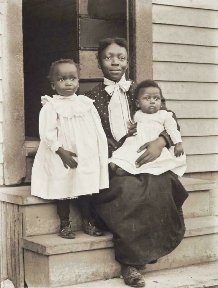 "Mother Poses With A Smile With Her Children On Worcester, Massachusetts, 1900"