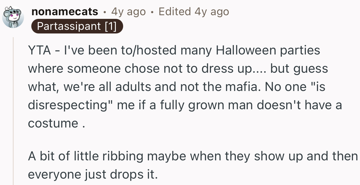 This netizen finds it weird that not wearing a costume to a Halloween party is being considered disrespectful.