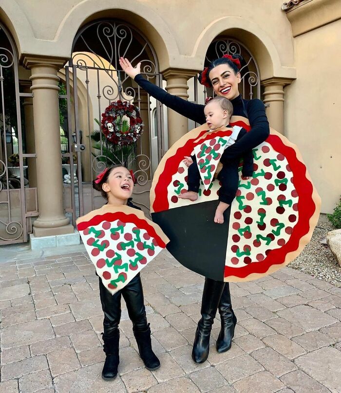 45. Mommy Pizza And Her Baby Slices