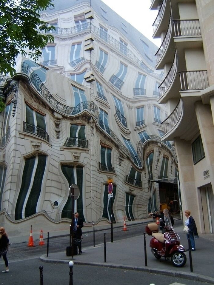 "This Is An Actual Building – Rather, It’s An Abstract Tarp Thrown Over The Building While It Was Under Construction"