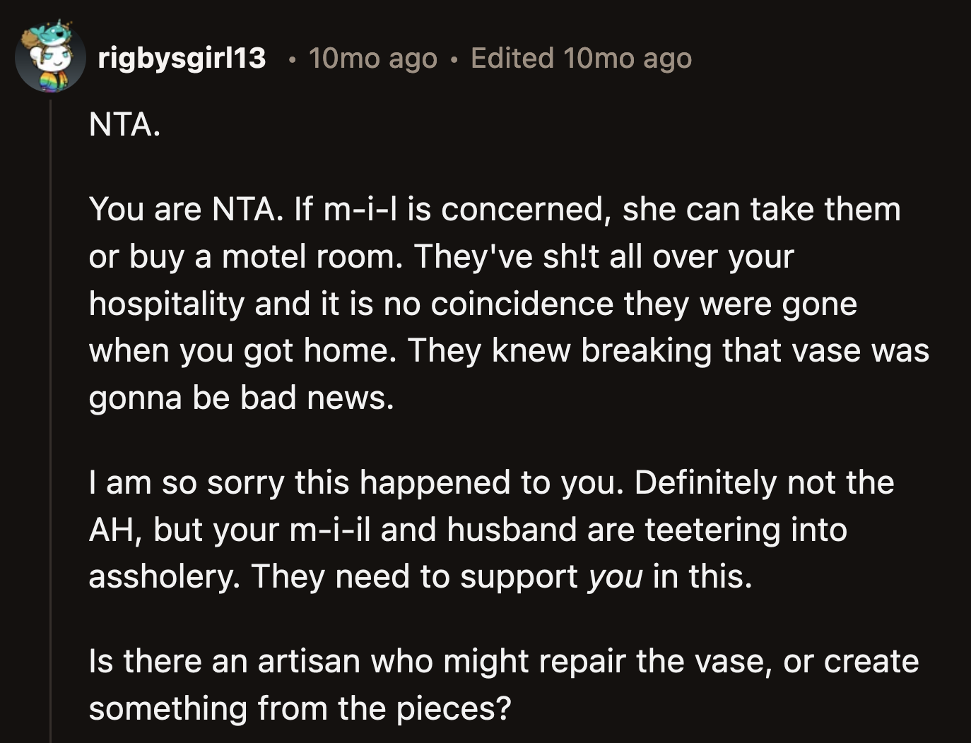 Redditors advised OP to contact artisans who could repair or transform the vase.