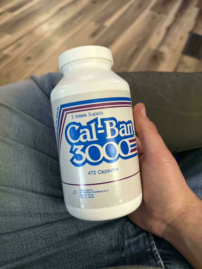 "Found This In An Old Hershey's Tin In Grandma’s Pantry. Old Diet Pill From The 80s That Was Banned By The FDA In The 90s. Still Full"