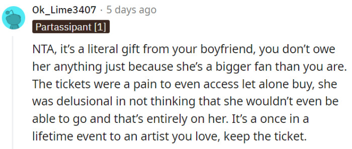 OP's boyfriend's thoughtful gift is a true melody, and she should keep the ticket for the once-in-a-lifetime event with Taylor Swift.