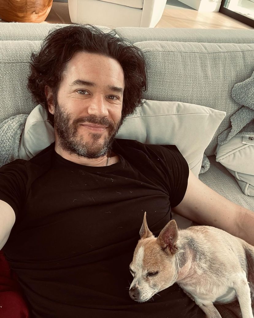 7. King and his doting dad, Tom Pelphrey, sharing a special moment