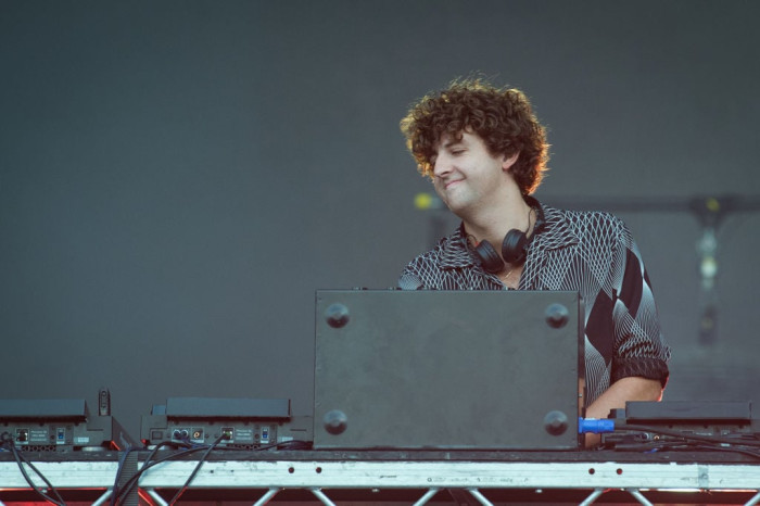 Harry Styles and Jamie XX performing together, promoting a Madison Square Garden residency