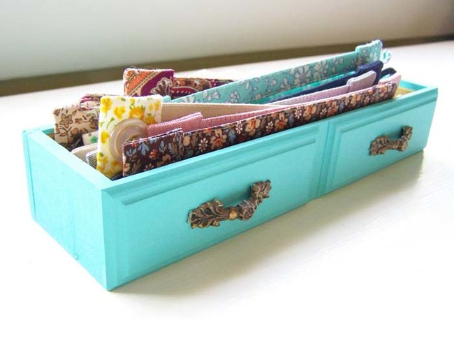 18. Painted stray drawers make charming displays.