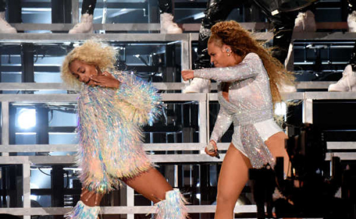 14. Beyoncé and her sister Solange Knowles both ended up falling together while performing at Coachella in 2018