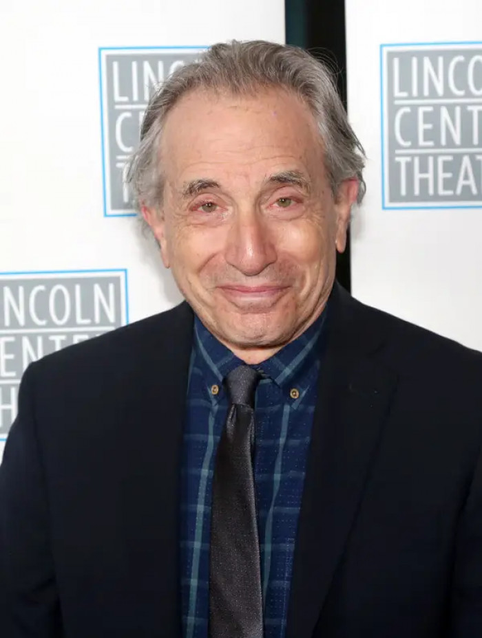 Chip Zien replaced Robin Williams for the role