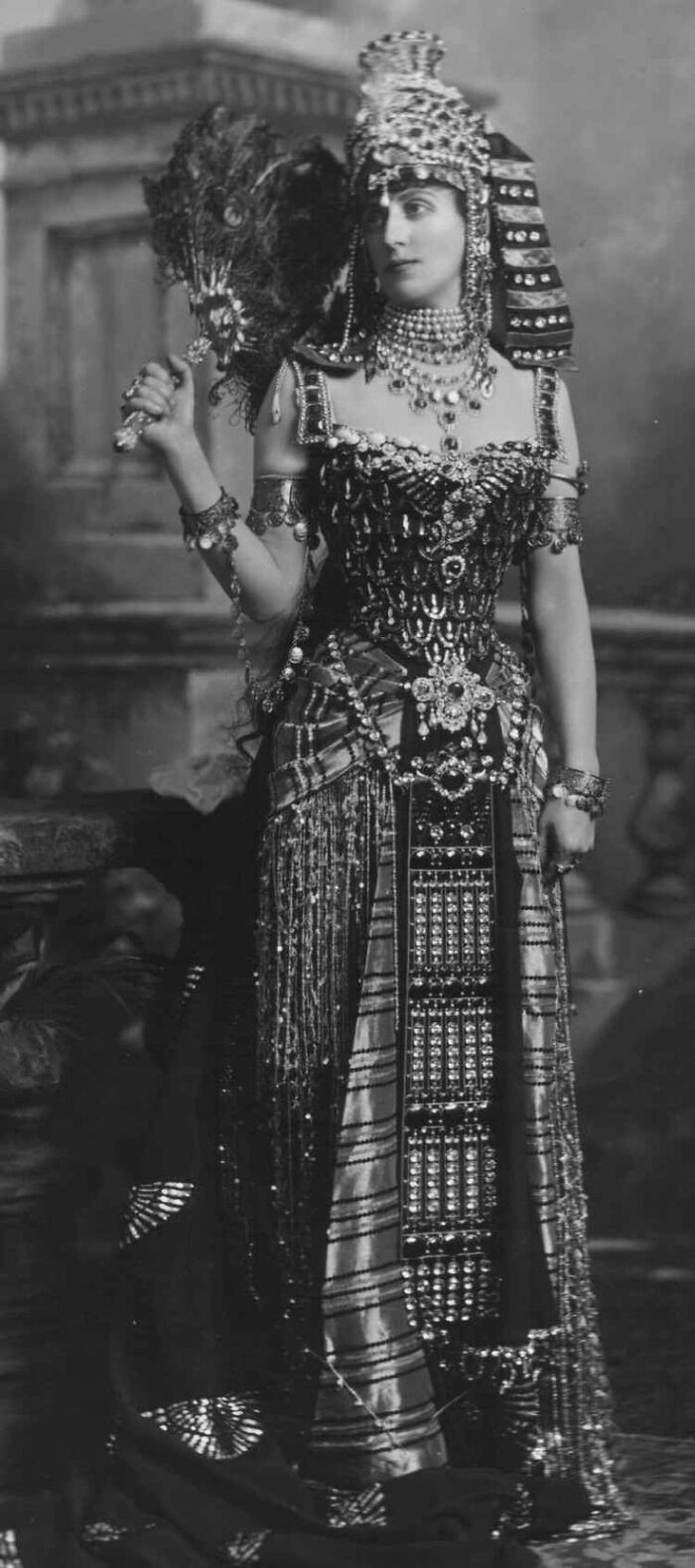 "Mrs Arthur Paget, Later Lady Paget, (D. 1919), Dressed As Cleopatra For The Devonshire House Ball In Honor Of Queen Victoria Reign, 2 Of July 1897"