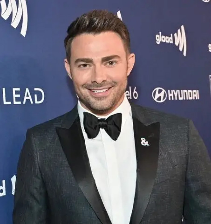 Jonathan Bennett now: