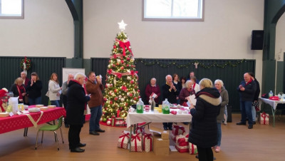 Should I Invite My Competitive Cousin to My Christmas Charity Event?