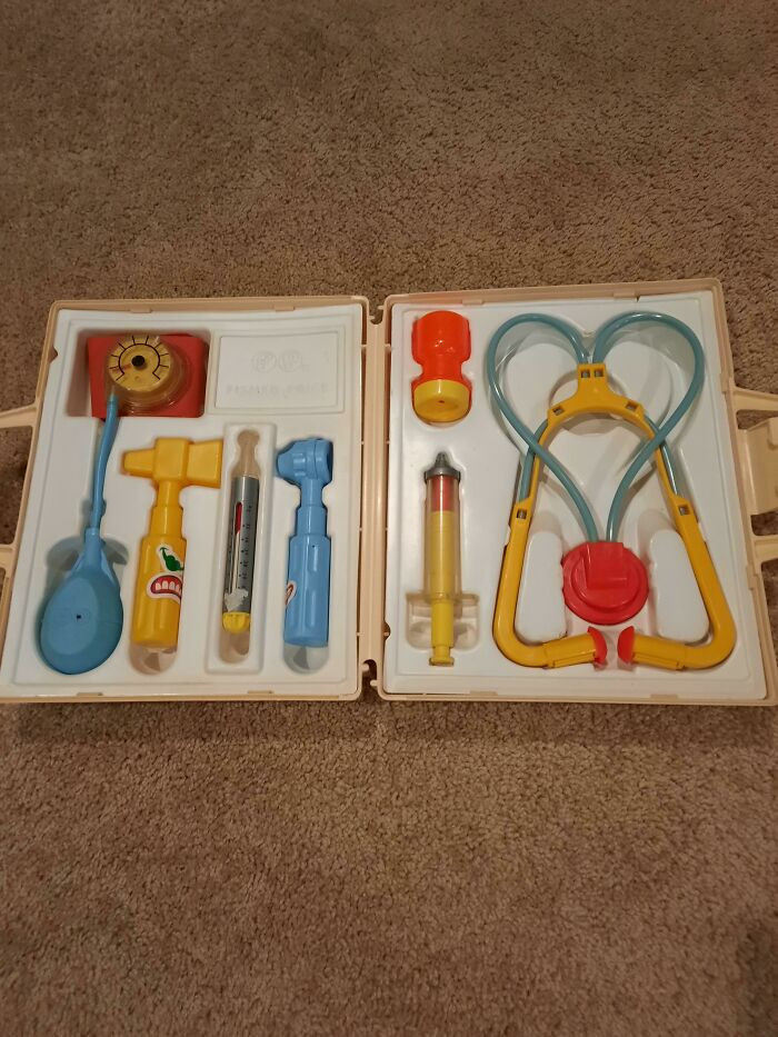 26. A complete Fisher-Price medical kit