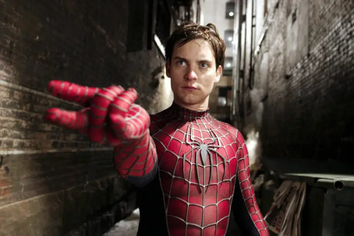 5. After his work on 2003's Seabiscuit, Tobey Maguire's back injury started acting up, and he was almost replaced. Rumors circulated at the time that Maguire's management had staged a back injury in an effort to negotiate a bigger paycheck.