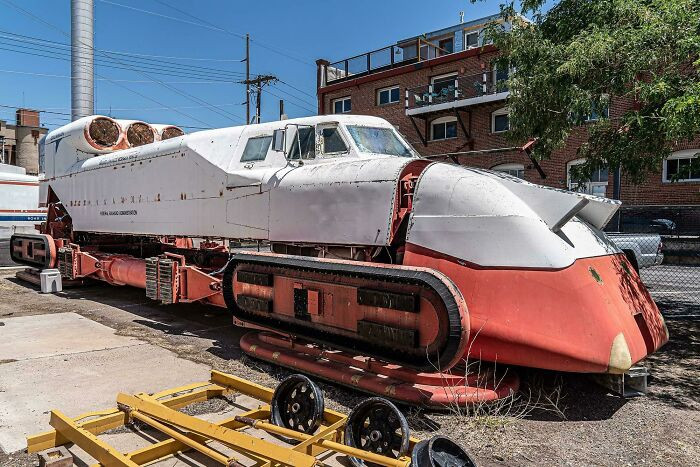 "An Experimental 70s Era Hovertrain Prototype, The Grumman Tlrv"