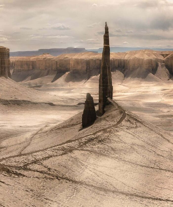 "Traversing Star Wars-Like Landscapes (Tatooine?) In Beautiful Utah"