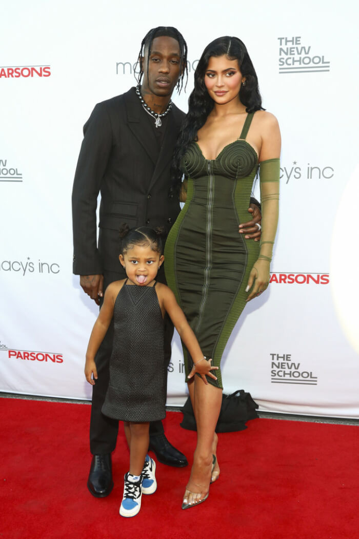 8. Nothing beats a traditional solution. Kylie Jenner rocked her 1987 vintage Jean Paul Gaultier green dress during the 72nd Annual Parsons Benefit, but it was too small, so her assistant sewed the dress to fit her body.
