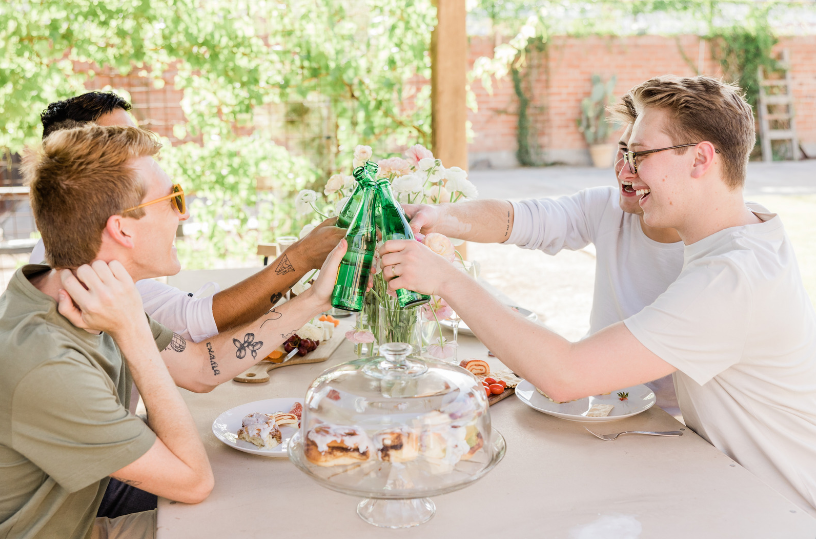 A Redditor became friends with that other guy.