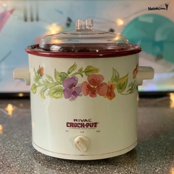 19. This Crock-Pot with flowers that every mom owned