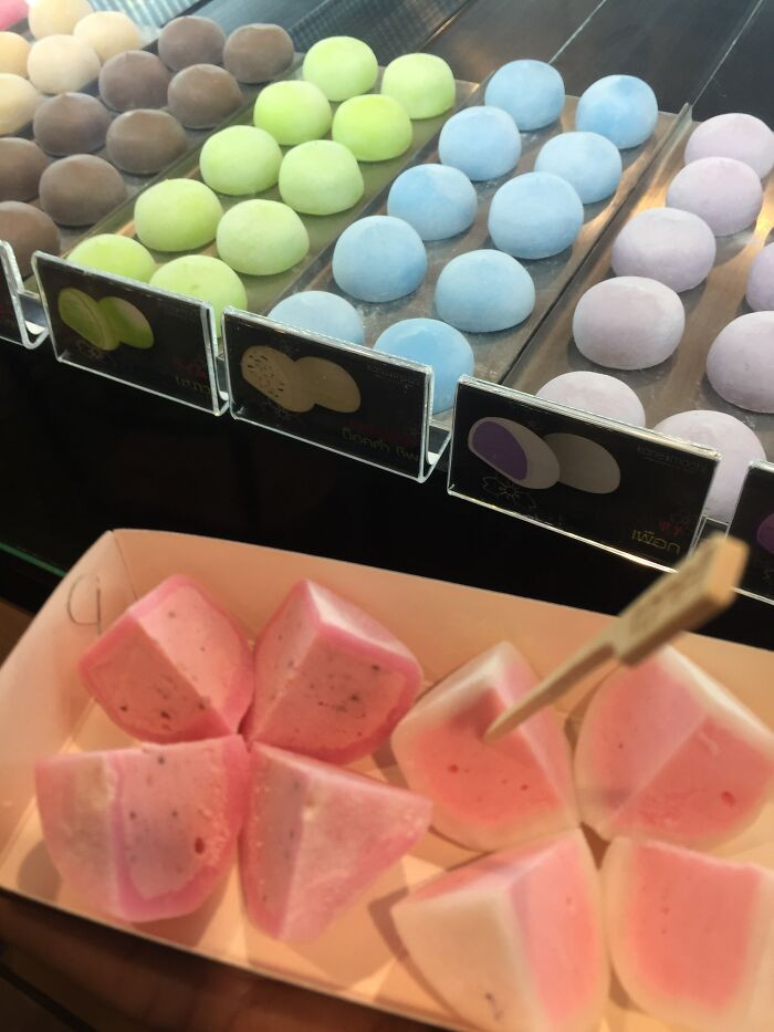 Lychee Ice Cream Wrapped In Rice Paste (Dry Outside, Cold Ice Cream On The Inside)