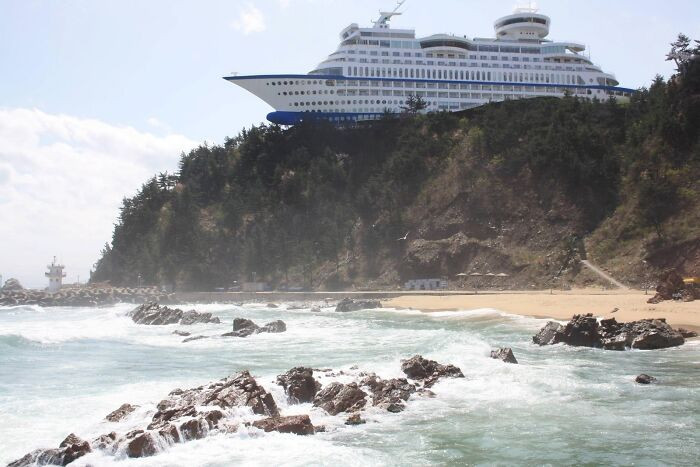 "Cruise Ship Hotel In South Korea"