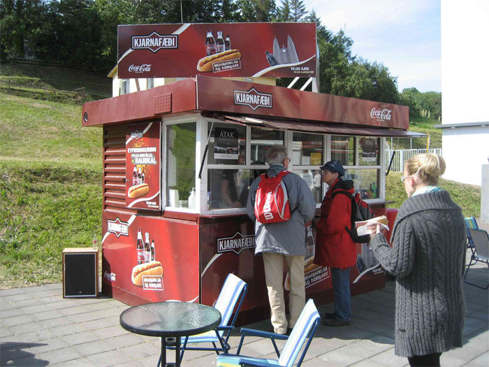 2. Calm and polite when ordering fast food