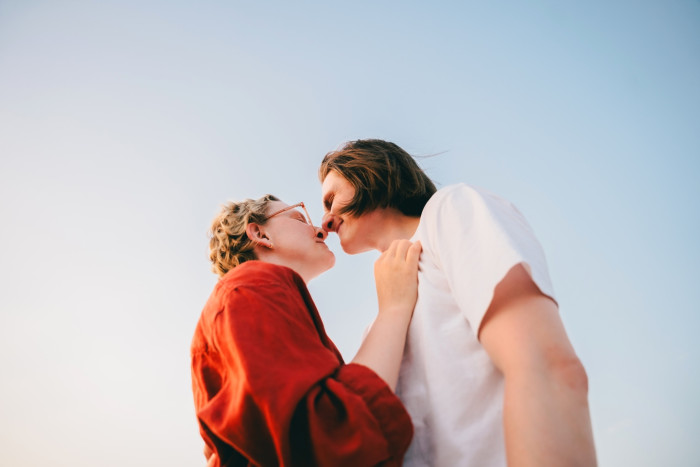 Adults evaluating personal well-being and relationship satisfaction after non-traditional encounters