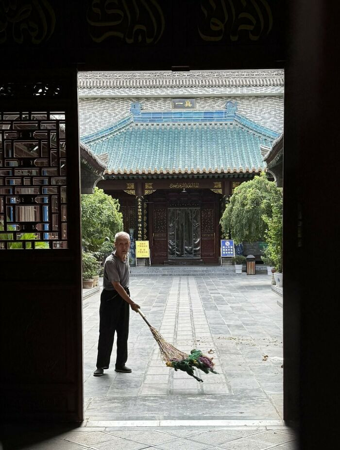 "Great Mosque Old Caretaker, Xi'an"