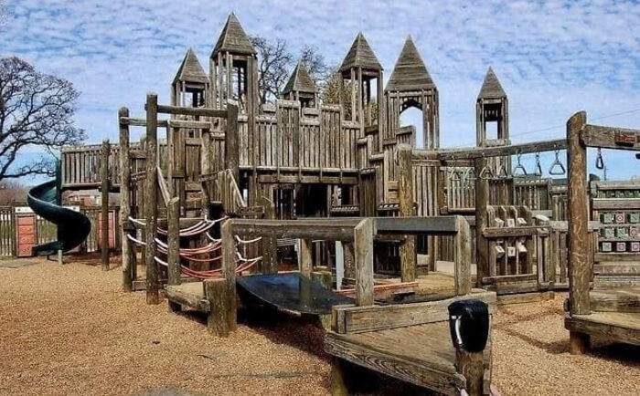 ”90s Playgrounds Went All In On The Wooden Castle Aesthetic — Anyone Else Remember These?”