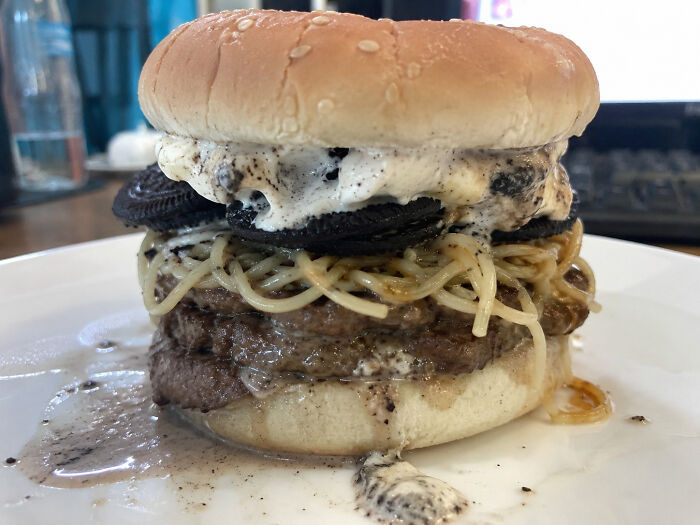 "This Sub Pmo Because A Majority Of The Posts Here Labelling Foods "Stupid" Are Just Ignorant Of Different Cultures, Anyway Heres An Oreo Spaghetti Ice Cream Beef Burger"